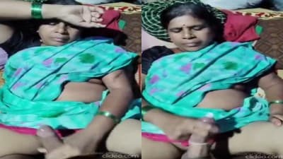 Old Aunty Jerking Young Dick Fucking boobs